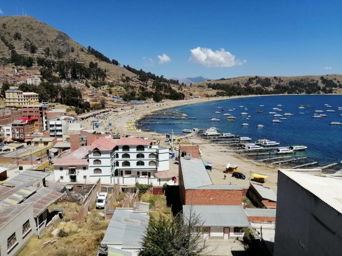 Отель Estrella Del Lago Копакабана Экстерьер фото